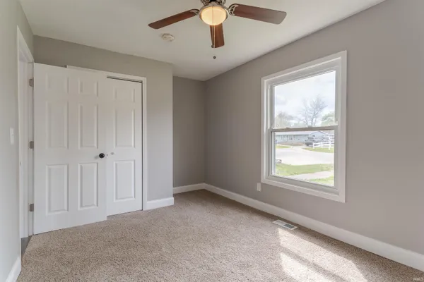 $139,000 | 2524 East Riverside Drive, Evansville, IN 47714