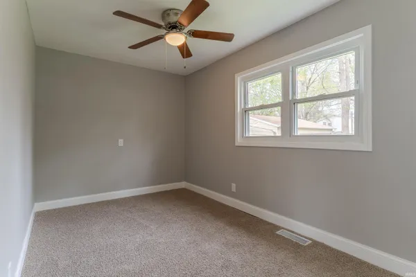 $139,000 | 2524 East Riverside Drive, Evansville, IN 47714