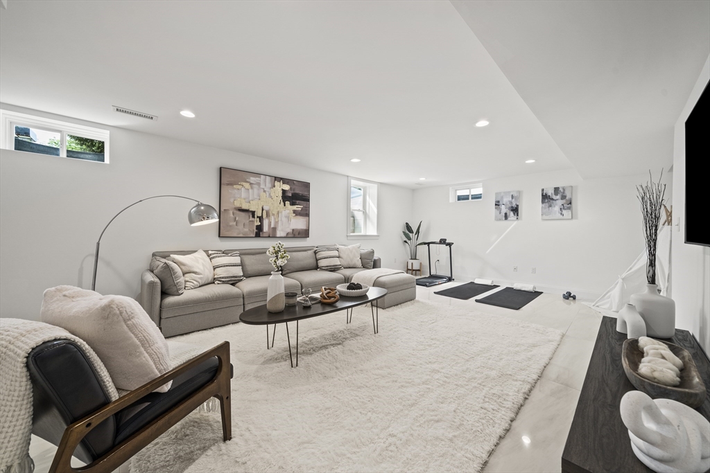 61 Gale Street, Unit 1 Waltham, MA 02453 - Photo 31 of 42