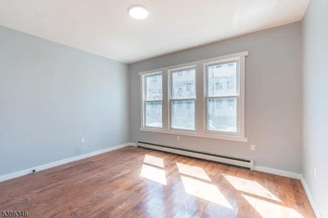 $2,964 | 43 Tillinghast Street, Unit 1, Newark, NJ 07108