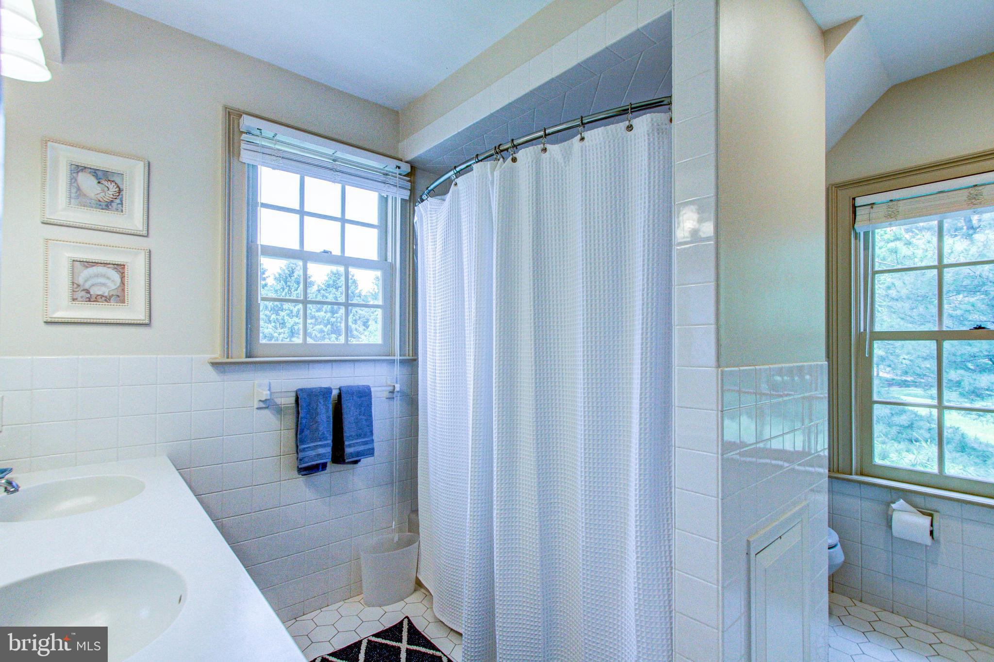 4040 Ruckman Way Doylestown, PA 18902 - Photo 32 of 48 2nd hall full bath with bath tub