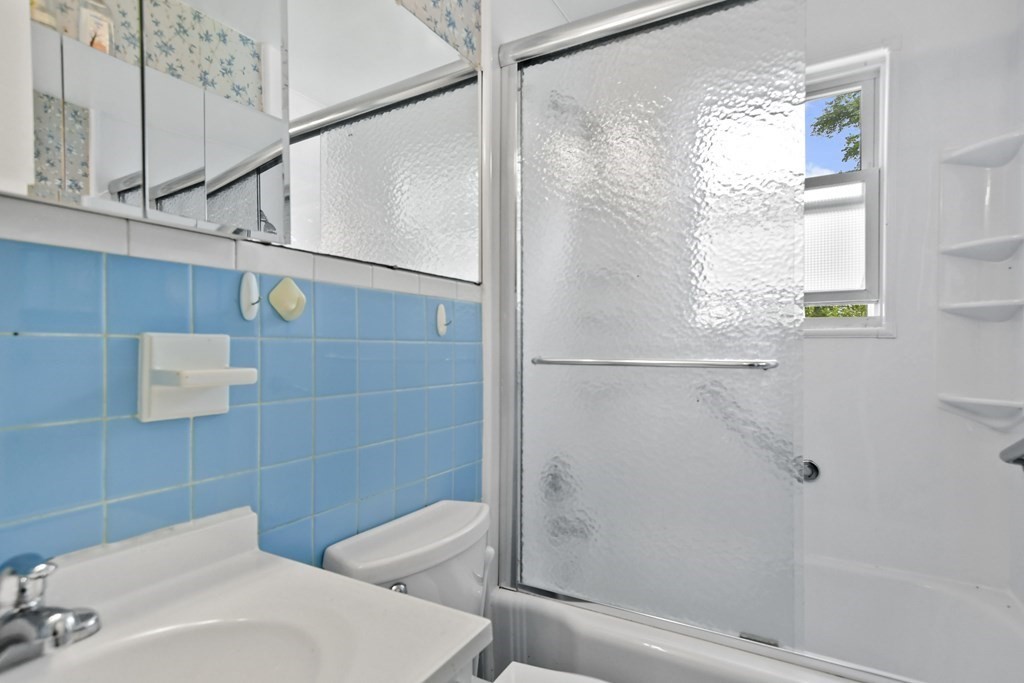 7 Meadowbrook Lane Ashland, MA 01721 - Photo 9 of 21