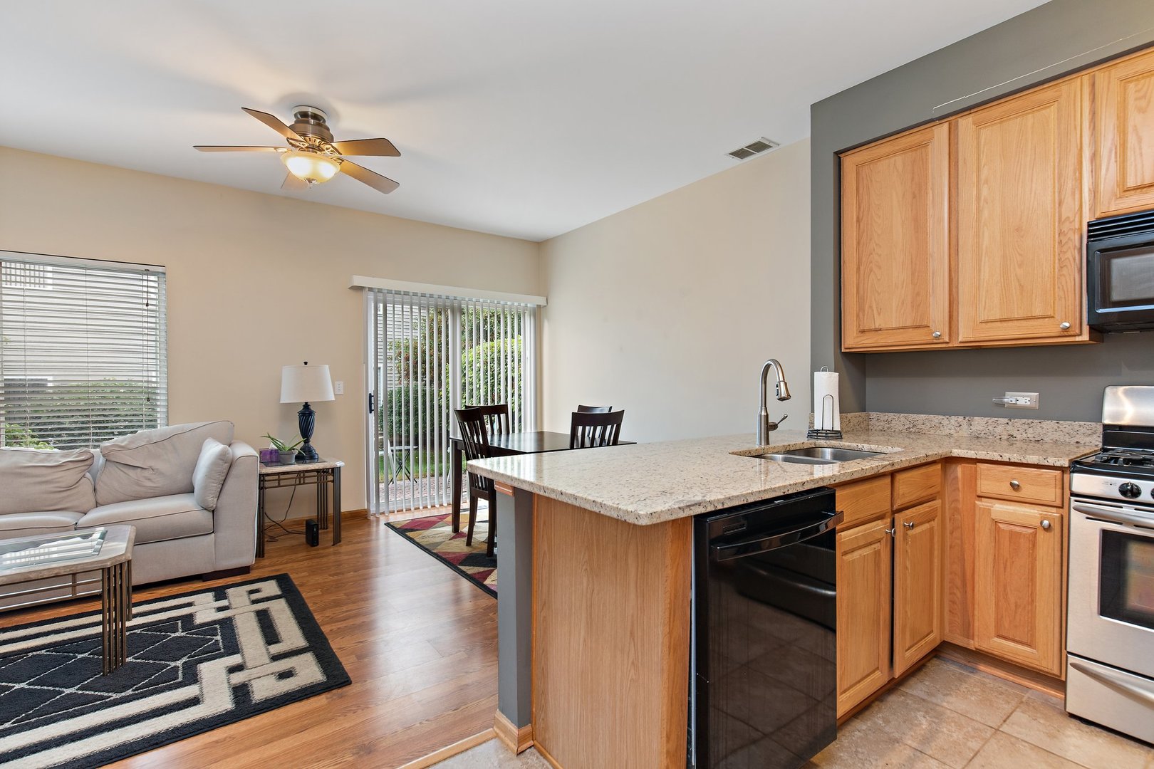 3400 Blue Ridge Drive Carpentersville, IL 60110 - Photo 4 of 15