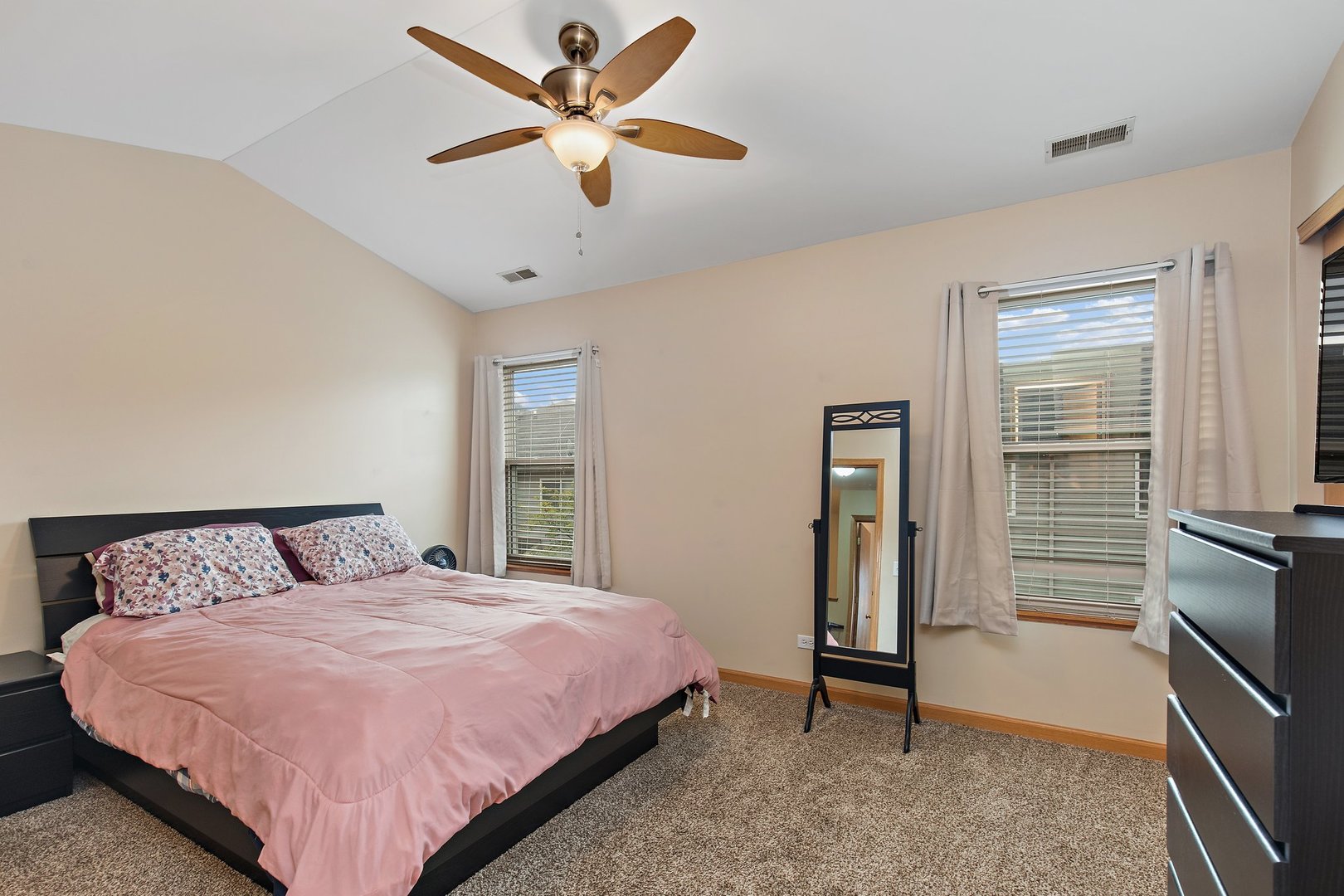 3400 Blue Ridge Drive Carpentersville, IL 60110 - Photo 10 of 15