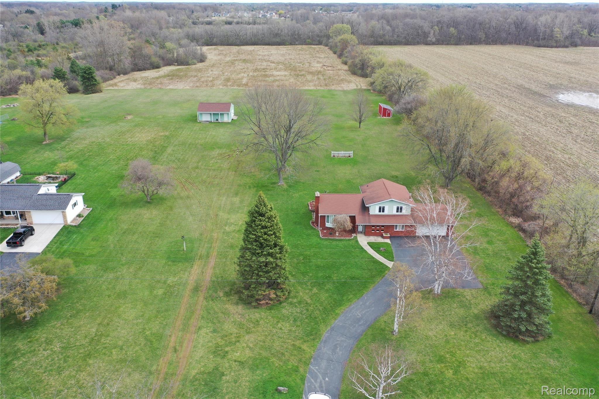 4155 South Genesee Road Grand Blanc, MI 48439 - Photo 1 of 41 org_e099a95addcfaf55_1617989352000.jpg