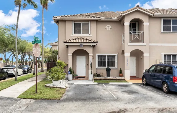 $529,888 | 16637 Northwest 73rd Place, Miami Lakes, FL 33014