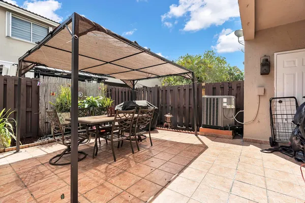 $529,888 | 16637 Northwest 73rd Place, Miami Lakes, FL 33014