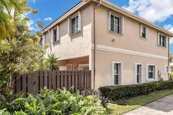 $529,888 | 16637 Northwest 73rd Place, Miami Lakes, FL 33014