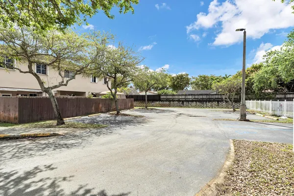 $529,888 | 16637 Northwest 73rd Place, Miami Lakes, FL 33014