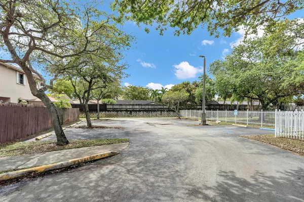 $529,888 | 16637 Northwest 73rd Place, Miami Lakes, FL 33014