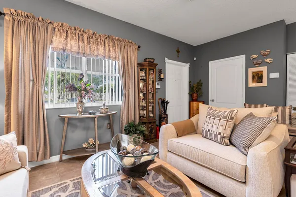 $529,888 | 16637 Northwest 73rd Place, Miami Lakes, FL 33014