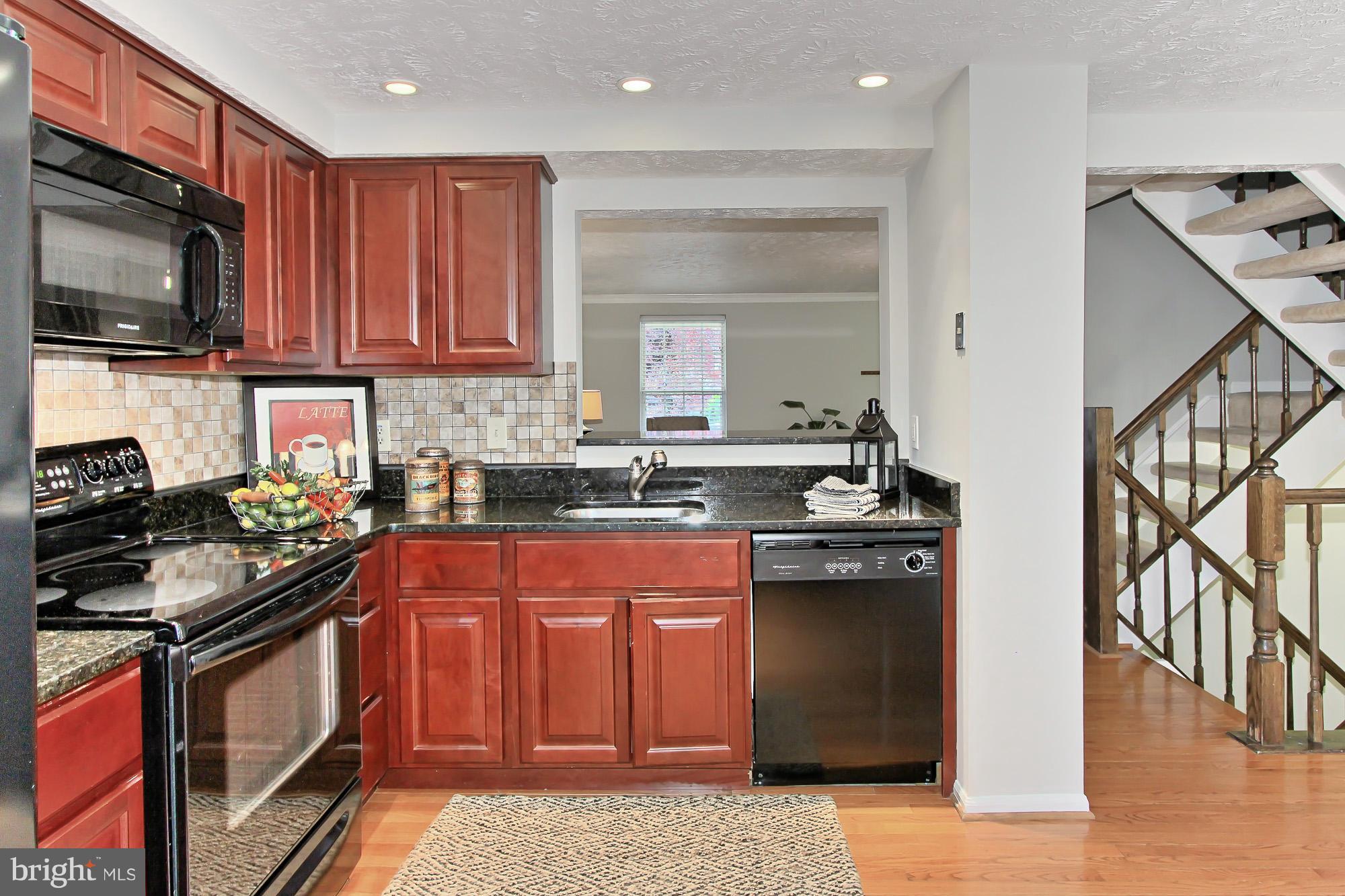 1504 Autumn Ridge Circle Reston, VA 20194 - Photo 16 of 30 Kitchen