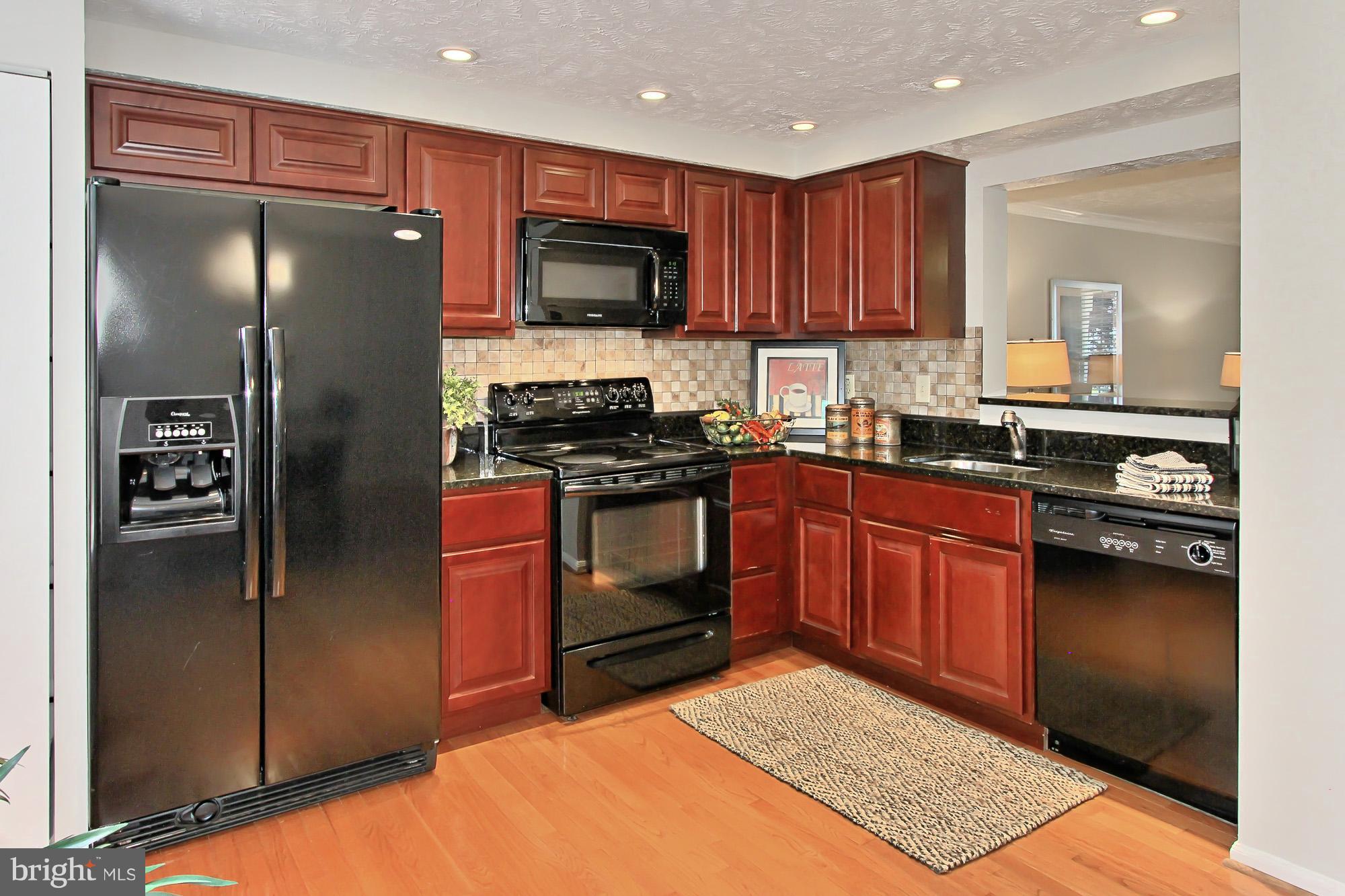1504 Autumn Ridge Circle Reston, VA 20194 - Photo 4 of 30 Kitchen