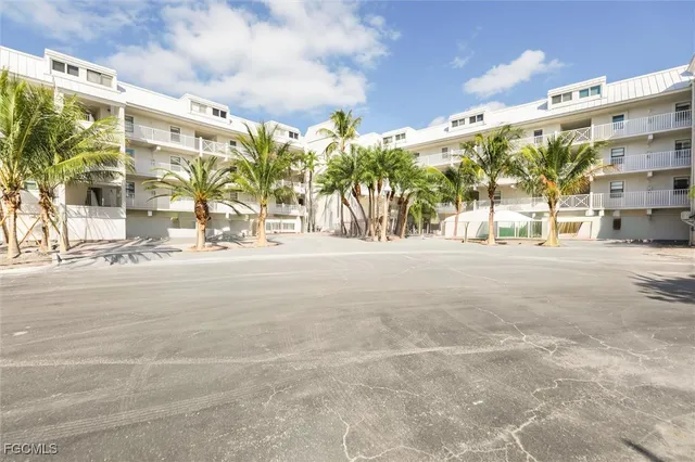 $549,000 | 5122 Bayside Villas, Captiva, FL 33924