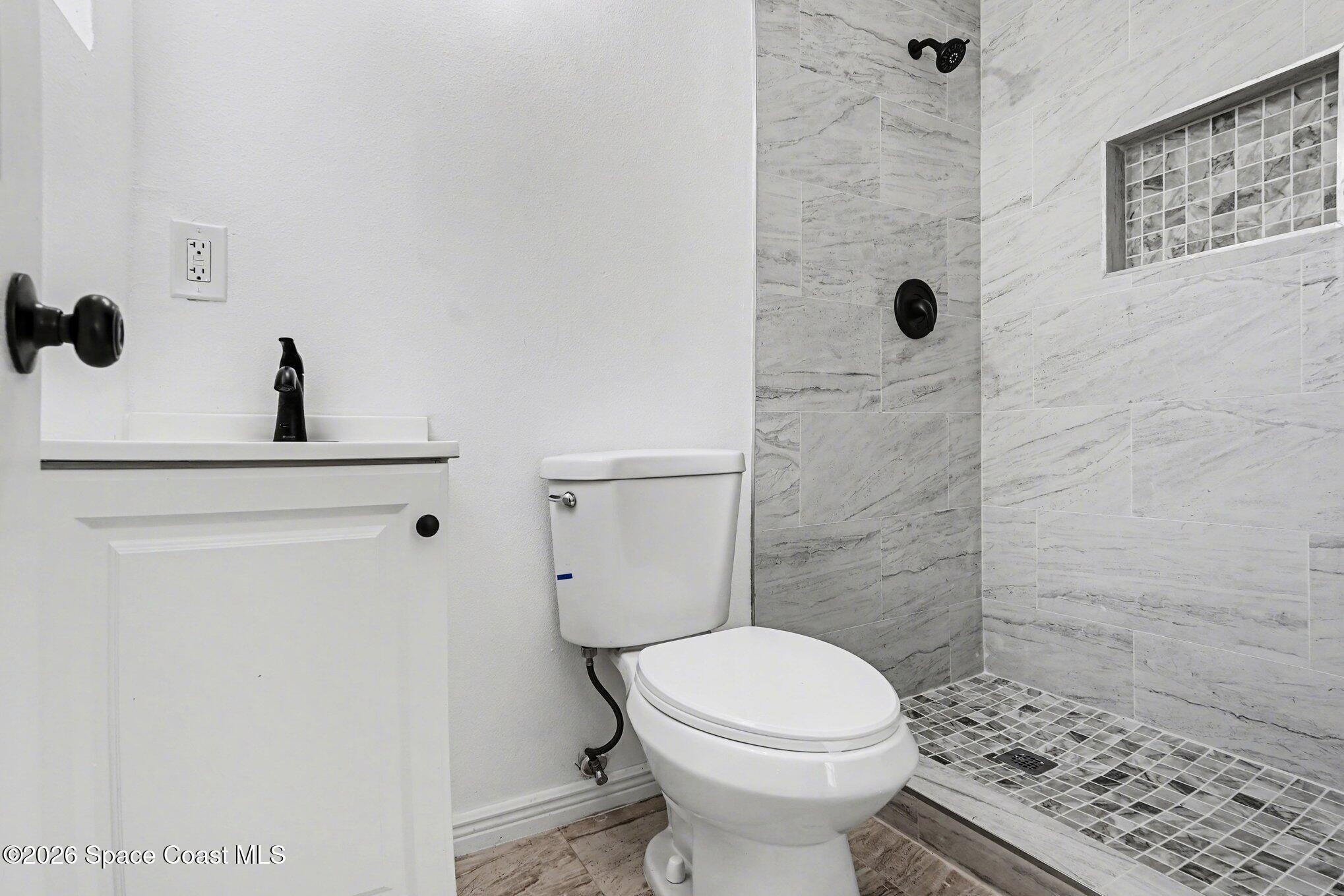5240 Sutton Avenue Melbourne, FL 32904 - Photo 14 of 31 005__amp5454_611