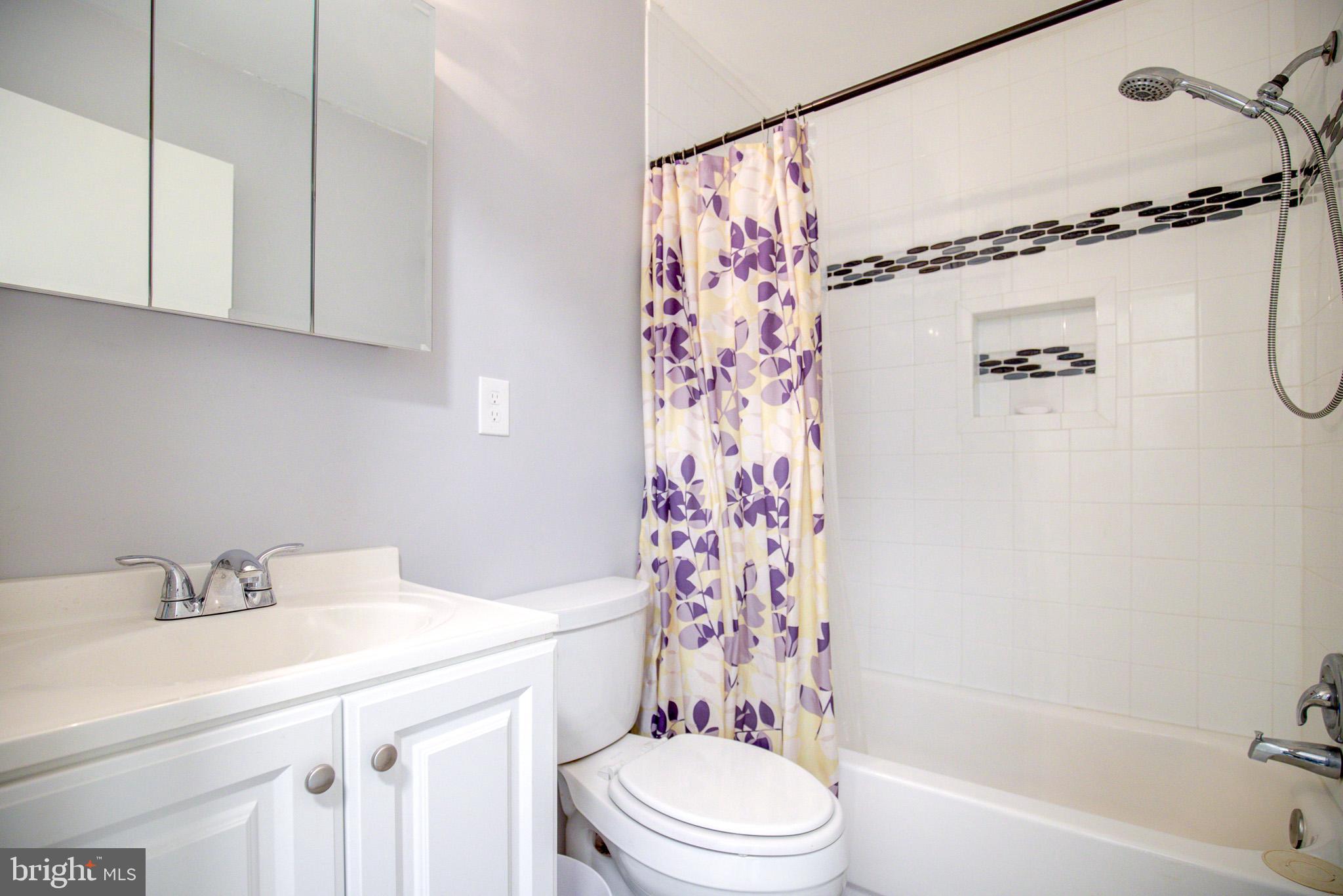 8612 Weems Road Manassas, VA 20110 - Photo 17 of 35 Hall full bath