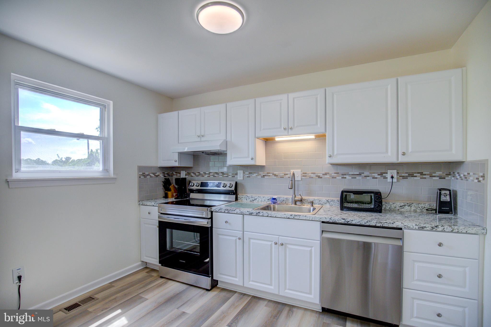 8612 Weems Road Manassas, VA 20110 - Photo 9 of 35 Gallery Image 9