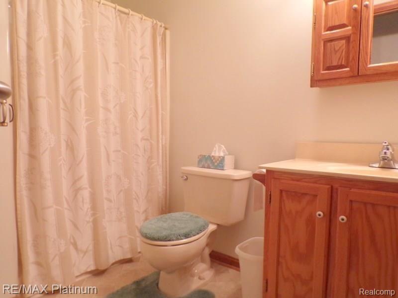 5132 North Latson Road Howell, MI 48855 - Photo 18 of 27 Bathroom in Additional Living Quarters