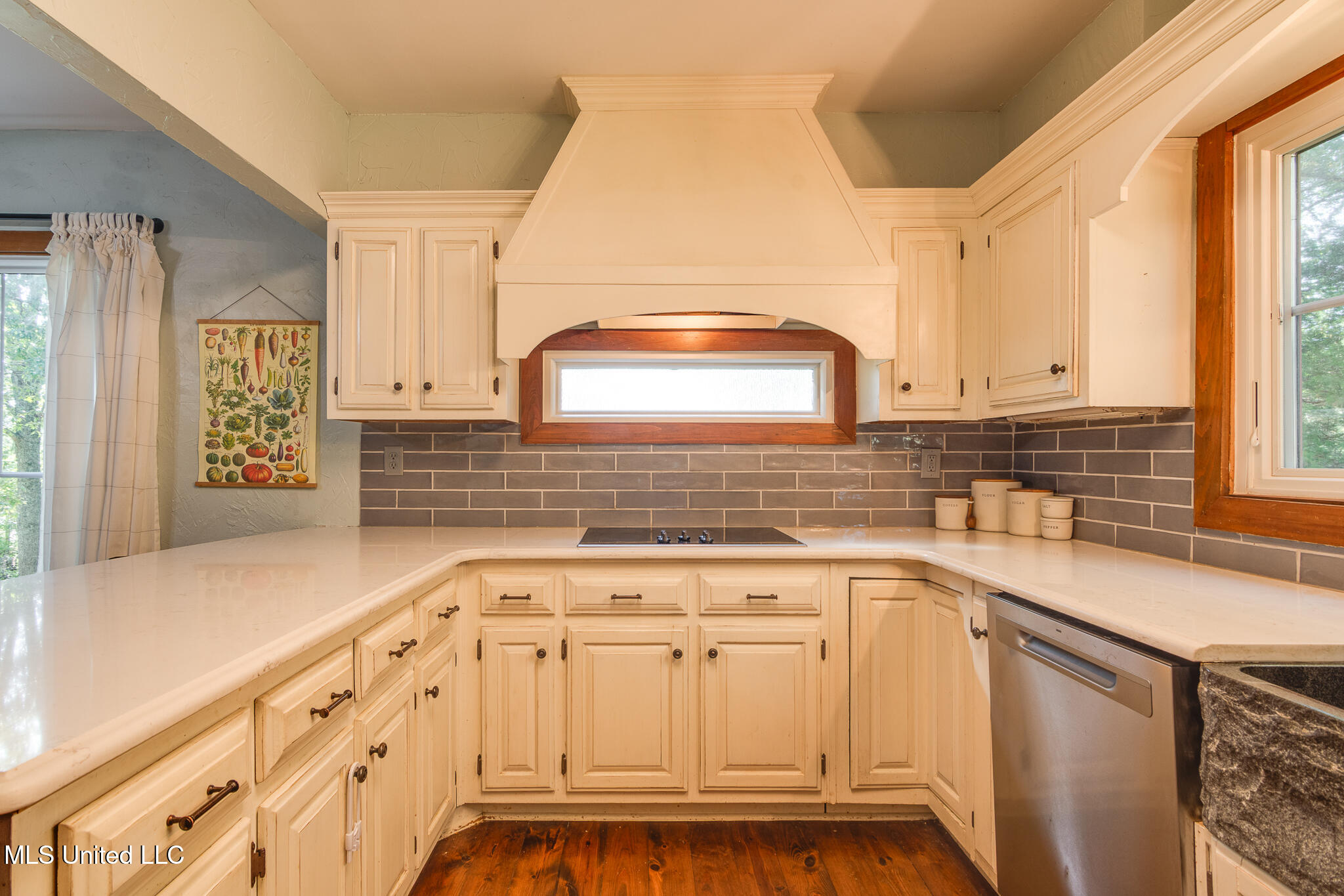 7689 Germantown Road Olive Branch, MS 38654 - Photo 13 of 49 custom vent hood