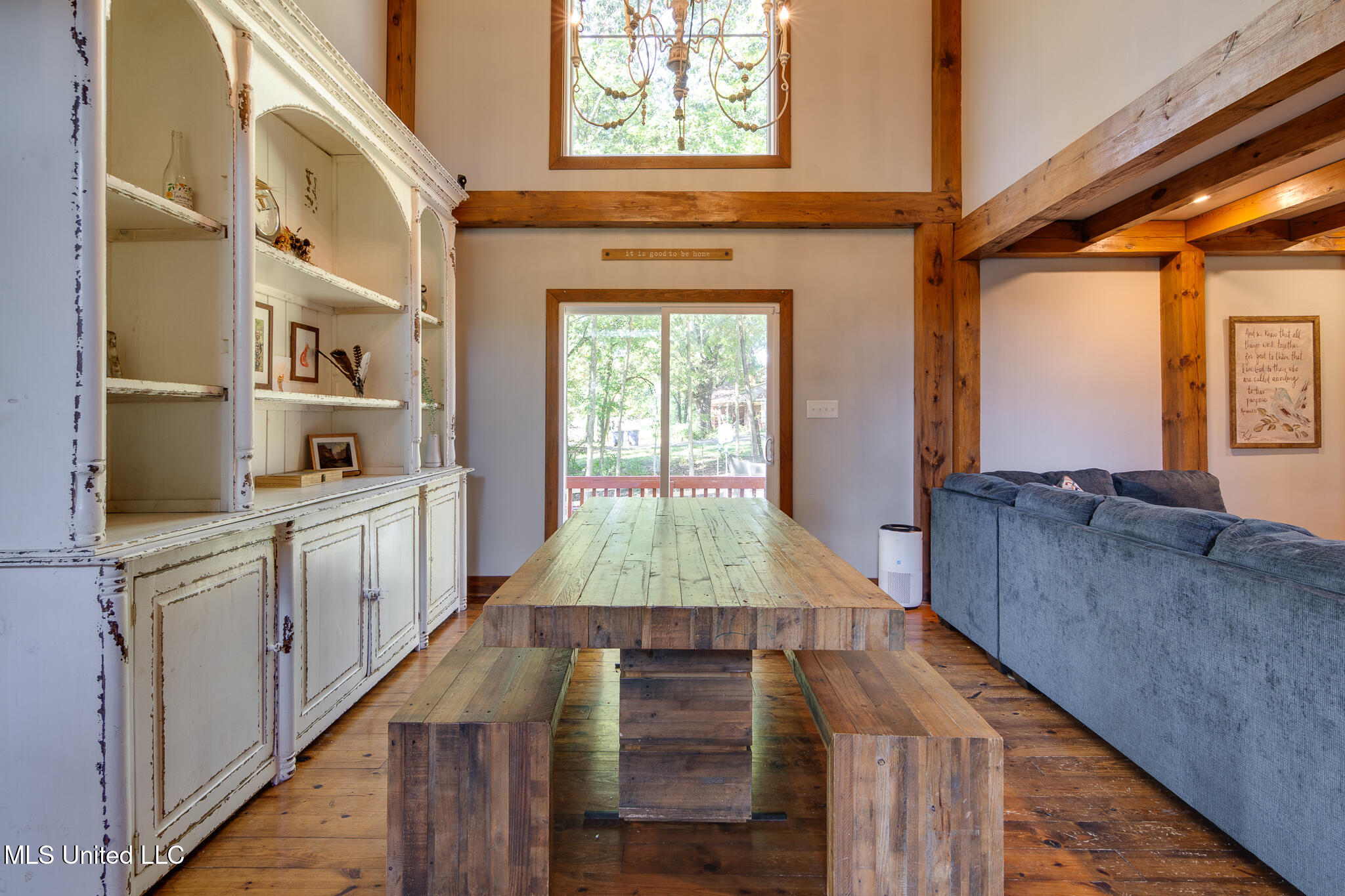 7689 Germantown Road Olive Branch, MS 38654 - Photo 16 of 49 dining room