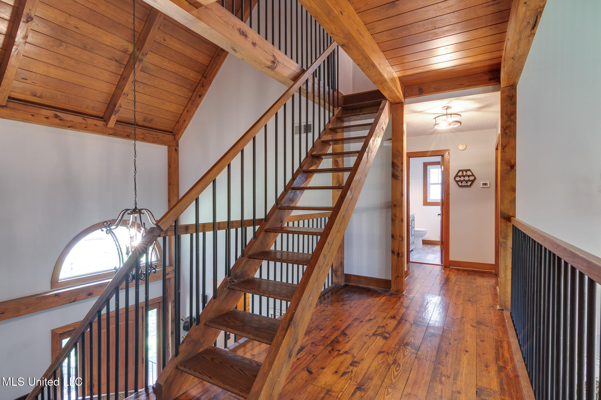 7689 Germantown Road Olive Branch, MS 38654 - Photo 24 of 49 stairs