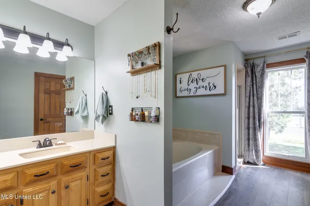 $419,900 | 7689 Germantown Road, Olive Branch, MS 38654