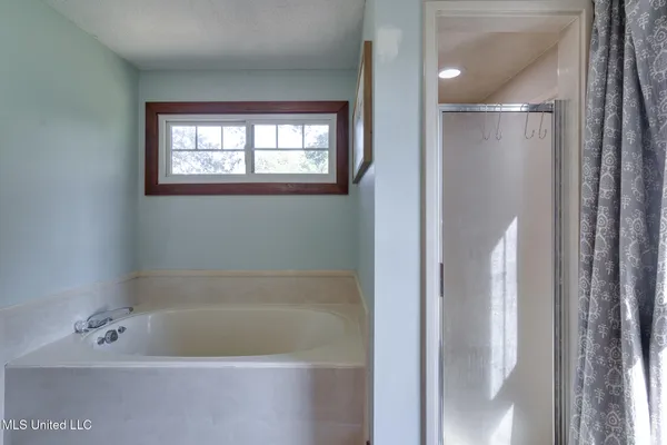 $399,900 | 7689 Germantown Road, Olive Branch, MS 38654