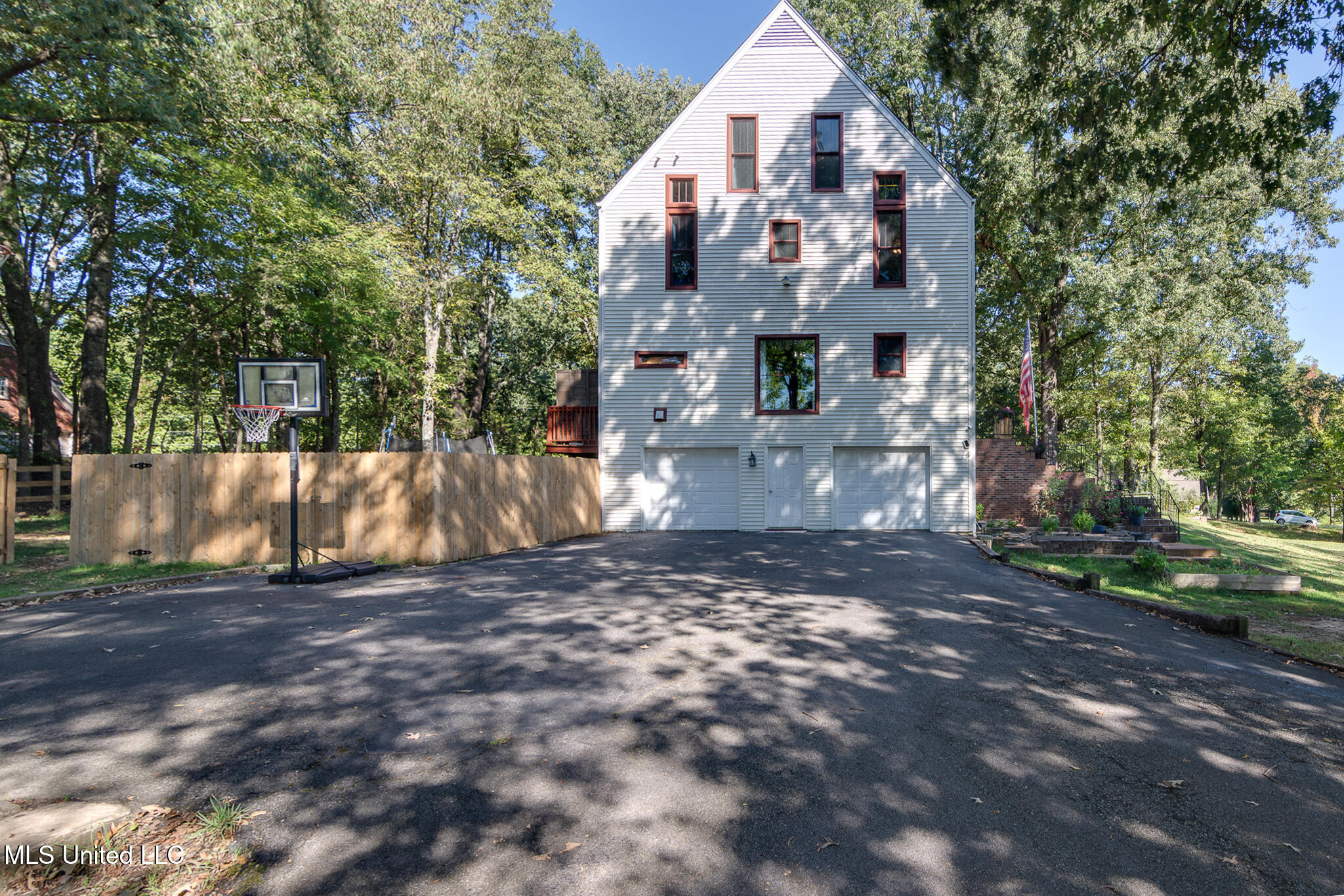 7689 Germantown Road Olive Branch, MS 38654 - Photo 42 of 49 side view