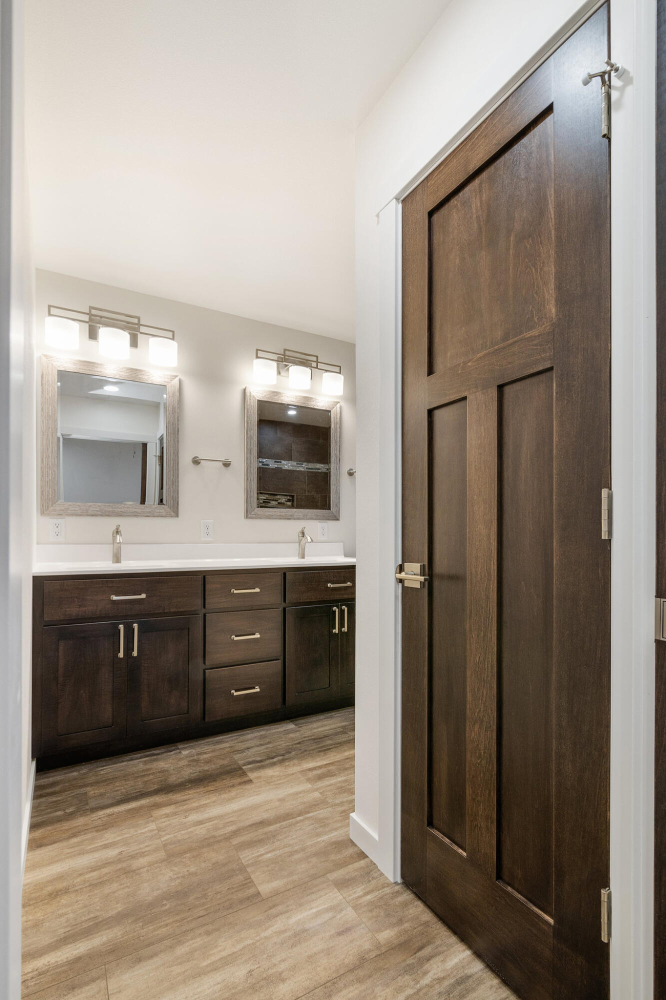 1530 Waldenberger Road Eau Claire, WI 54703 - Photo 12 of 27 12 MASTER BATH