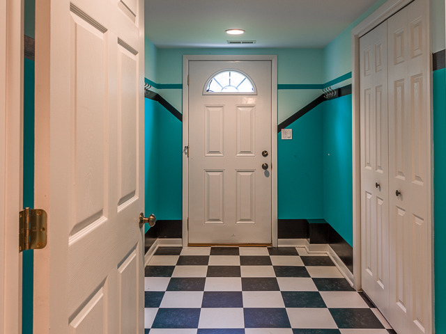 21W230 Coronet Road Lombard, IL 60148 - Photo 18 of 24 a view of a entrance