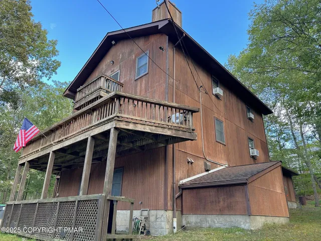 $395,000 | 548 Lakeside Drive, East Stroudsburg, PA 18301