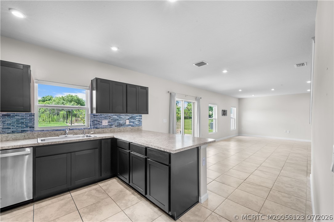 359 Clementine Road Fort Pierce, FL 34981 - Photo 11 of 39 Gallery Image 11
