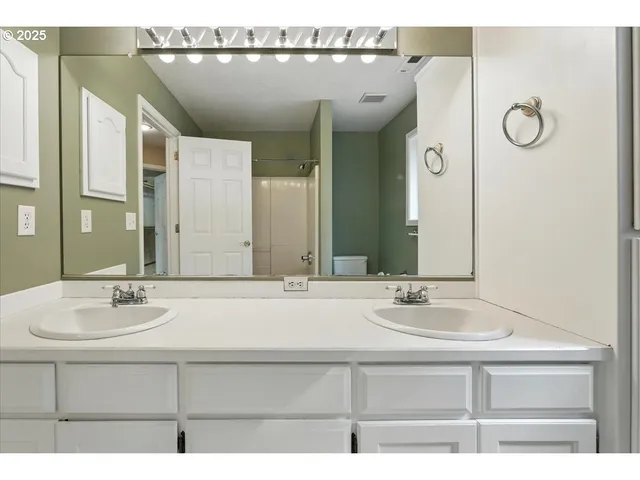 $695,000 | 21638 Northeast Interlachen Lane, Fairview, OR 97024