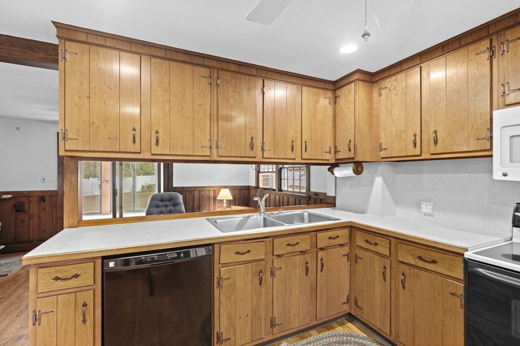 14 Plainfield Road Marshfield, MA 02050 - Photo 13 of 42 Gallery Image 13