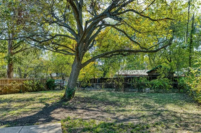 $215,000 | 776 Goldwood Drive, Dallas, TX 75232