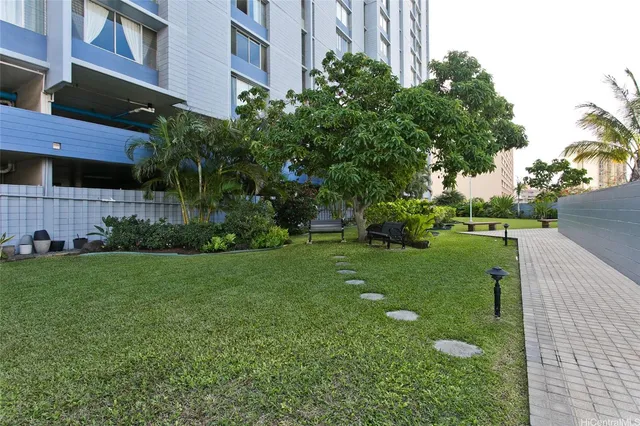 $350,000 | 3045 Ala Napuaa Place, Unit 306, Honolulu, HI 96818