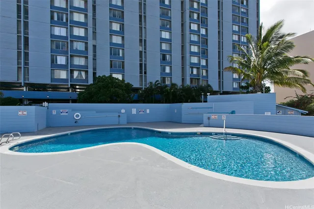 $350,000 | 3045 Ala Napuaa Place, Unit 306, Honolulu, HI 96818