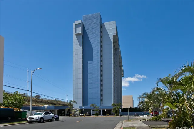 $350,000 | 3045 Ala Napuaa Place, Unit 306, Honolulu, HI 96818