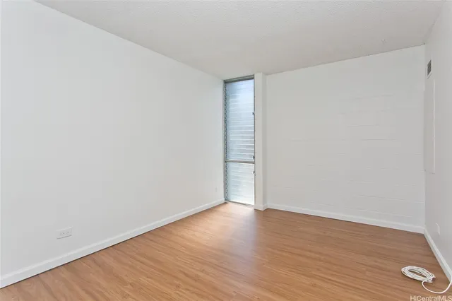 $350,000 | 3045 Ala Napuaa Place, Unit 306, Honolulu, HI 96818