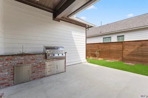 $365,000 | 364 Glenthorne Drive, Gonzales, LA 70737