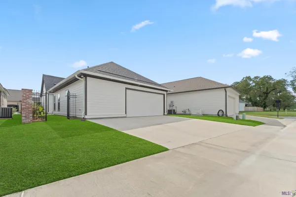 $365,000 | 364 Glenthorne Drive, Gonzales, LA 70737