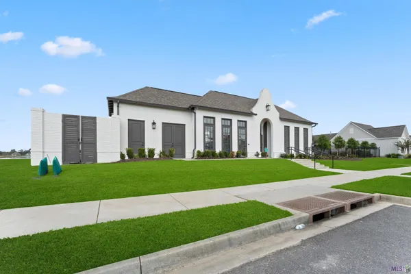 $365,000 | 364 Glenthorne Drive, Gonzales, LA 70737