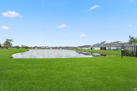 $365,000 | 364 Glenthorne Drive, Gonzales, LA 70737