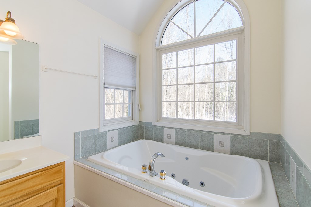 64 Muirfield Road Burlington, VT 05408 - Photo 28 of 36 Gallery Image 28