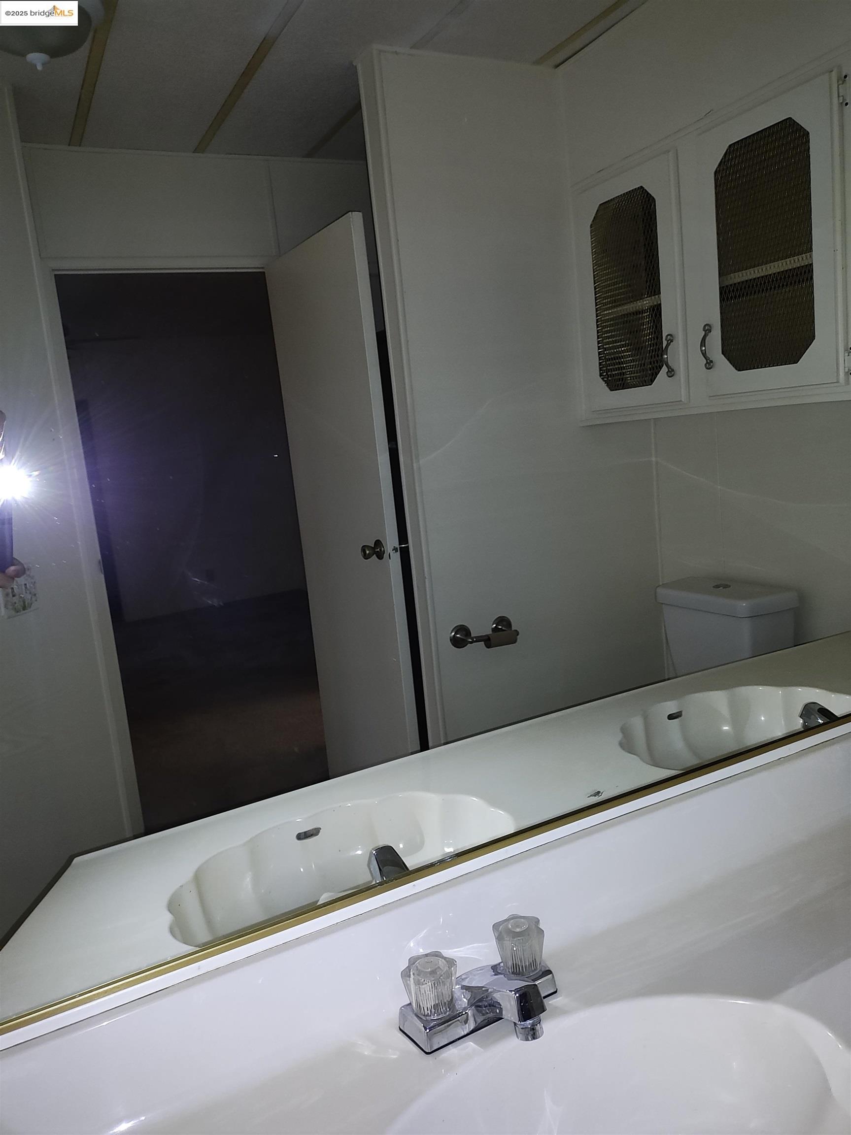 10956 Green Street, Unit 152 Columbia, CA 95310 - Photo 41 of 46 a bathroom with a bathtub