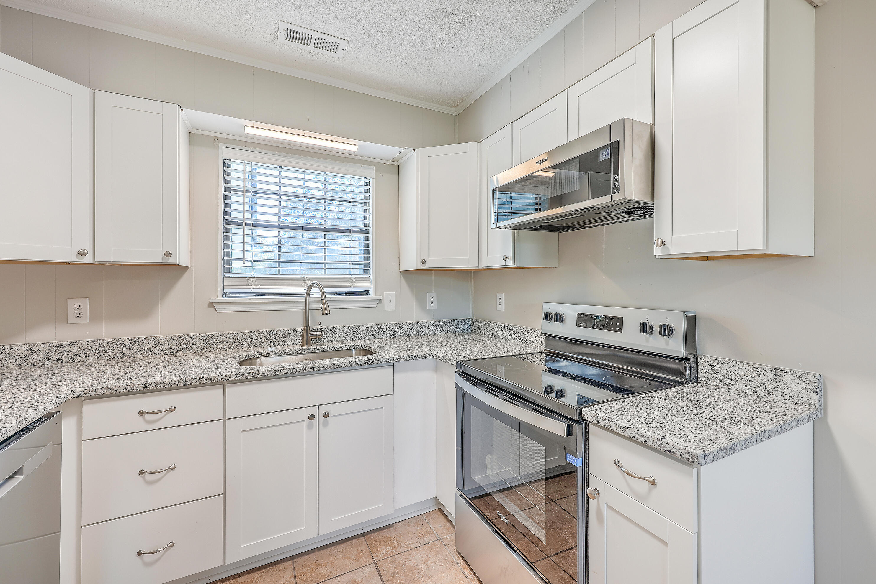 587 Mt Olive Road Santee, SC 29142 - Photo 5 of 20 Bright Updated Kitchen!