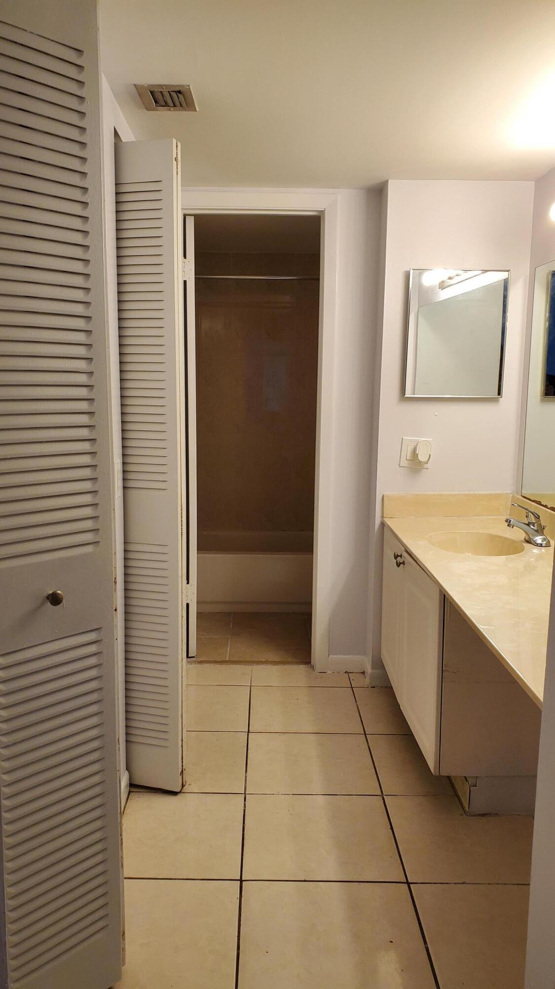 721 North Pine Island Road, Unit 103 Plantation, FL 33324 - Photo 25 of 54 25