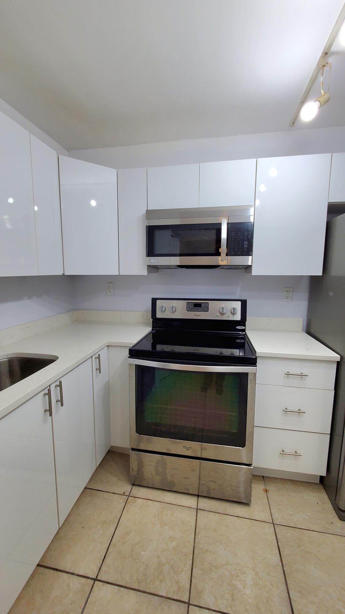 721 North Pine Island Road, Unit 103 Plantation, FL 33324 - Photo 10 of 54 10