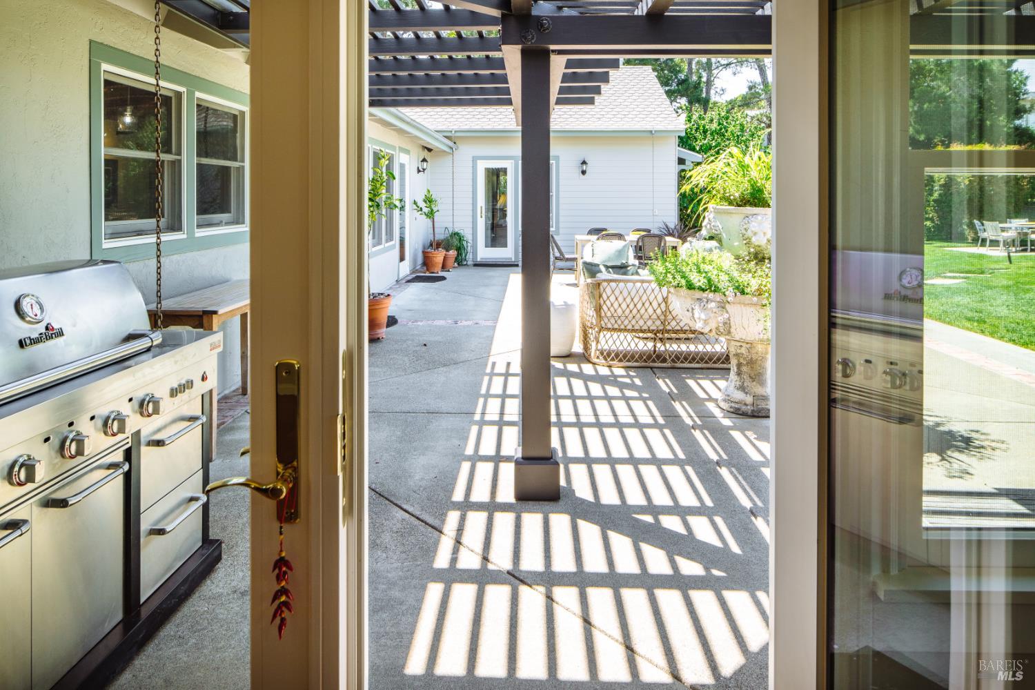 2288 Vineyard Road Novato, CA 94947 - Photo 16 of 55