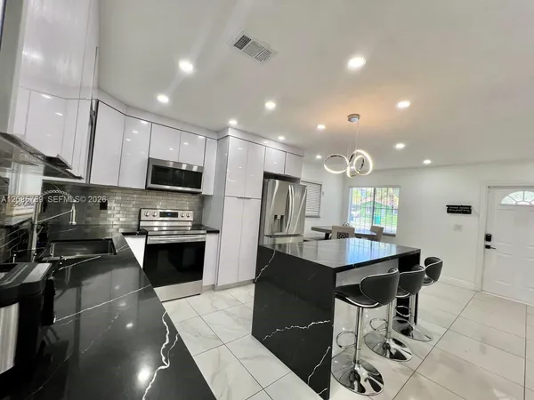 $3,200 | 3810 Northwest 197th Terrace, Unit 3810, Miami Gardens, FL 33055